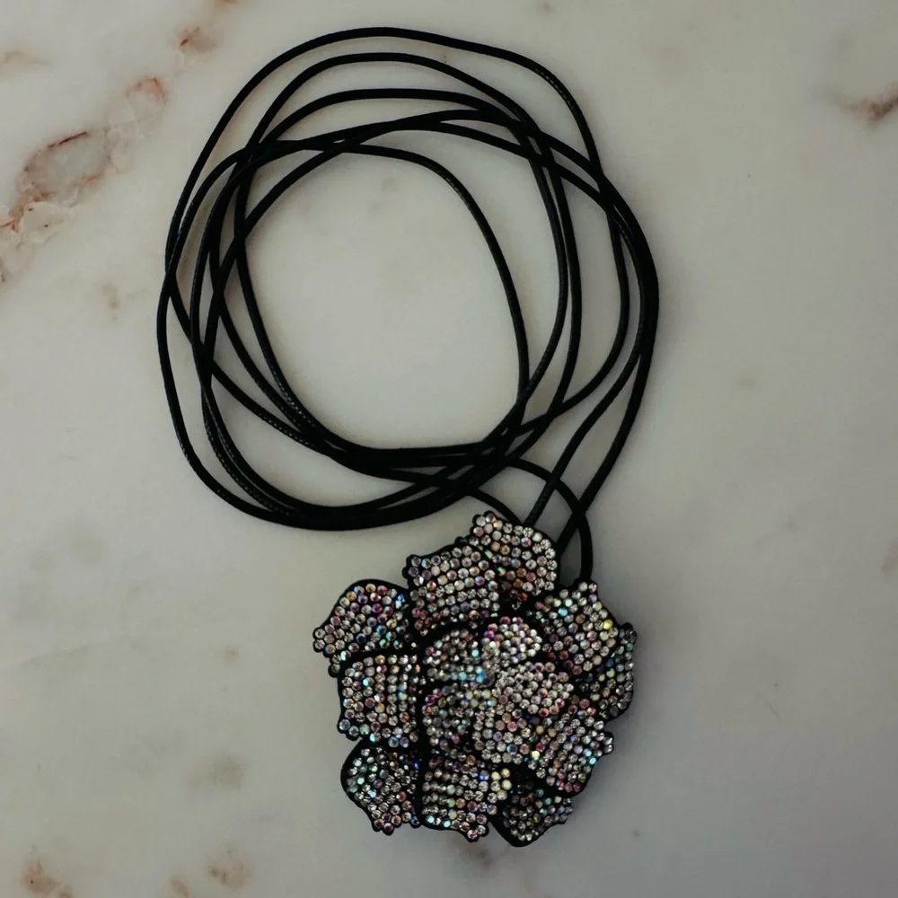 New Rhinestone Flower Large Black Necklace Choker - Picture 9 of 11
